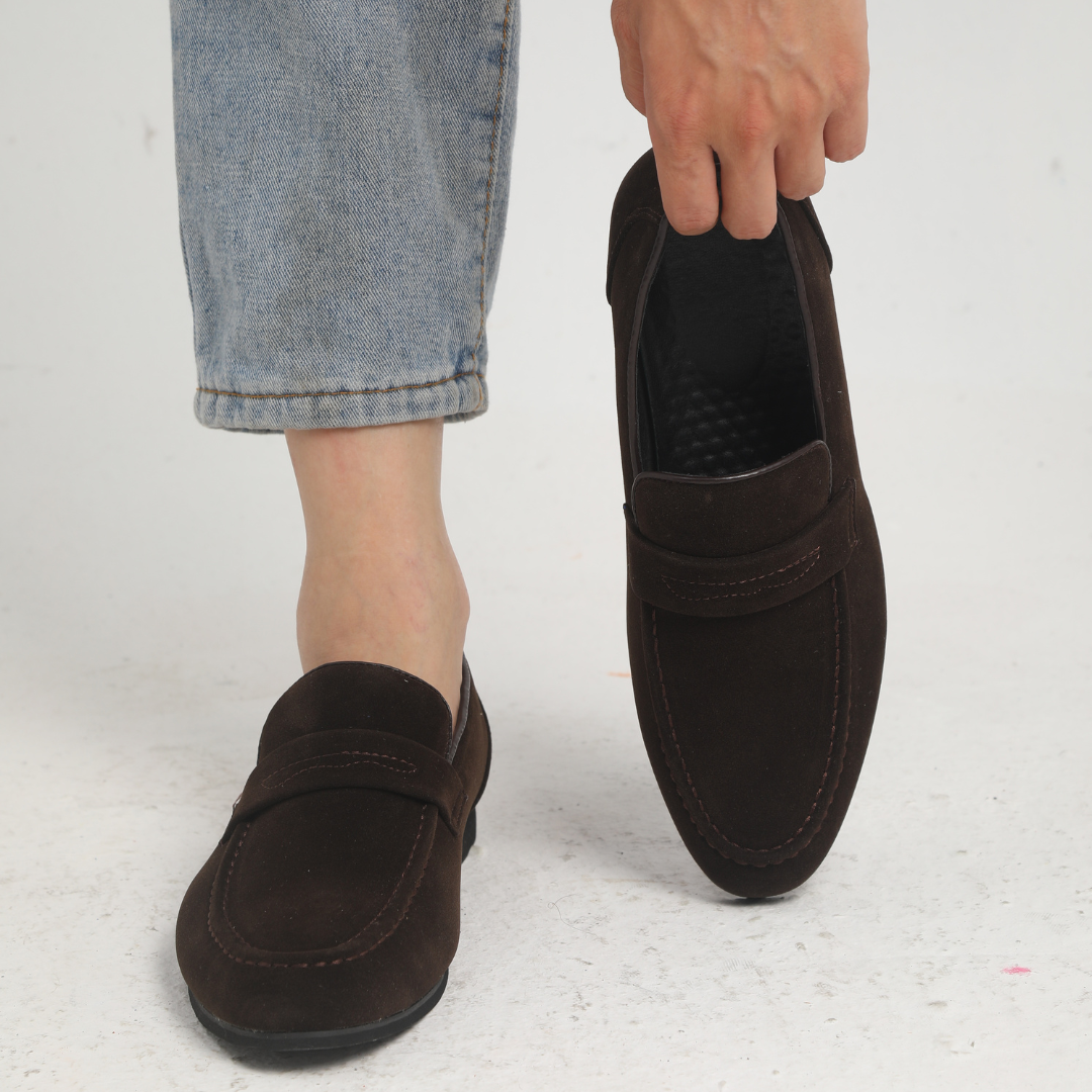 Cleeff™ | Oud Geld Suede Strap Loafers